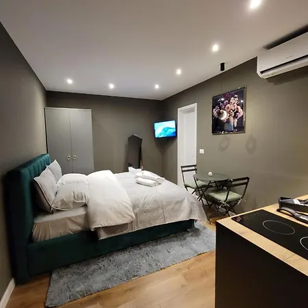 Selen Casa de hóspedes Tirana